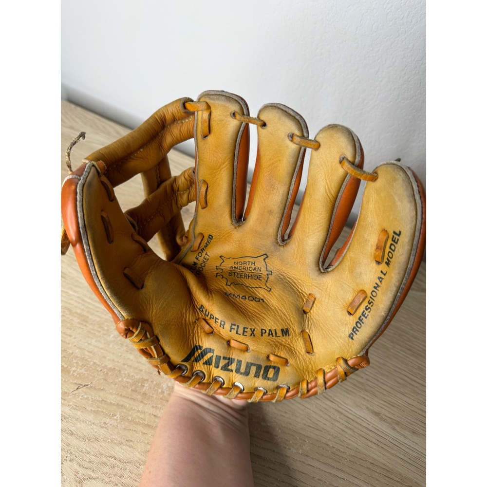 Mizuno Max Flex Model MM4001 Baseball 9" Glove Right‎ Hand Throw RHT Broken In - Picture 2 of 12